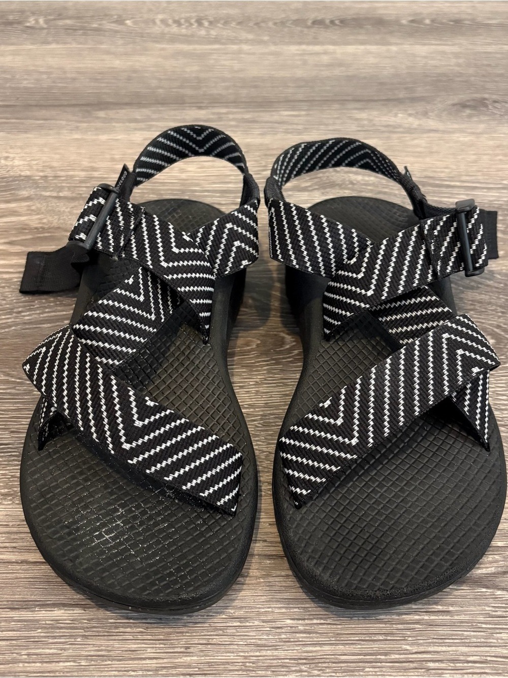Chaco Women's Black & White Zigzag Sport Sandals Size 8